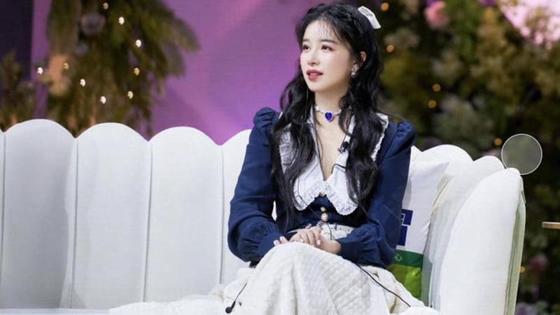 阚清子《乘风2026》舞台哽咽落泪：真实瑕疵成最动人的3秒